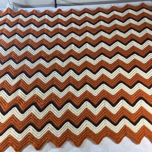 Vintage Handmade Crochet Afghan Throw Blanket Chevron Pattern 64x44 Multicolor
